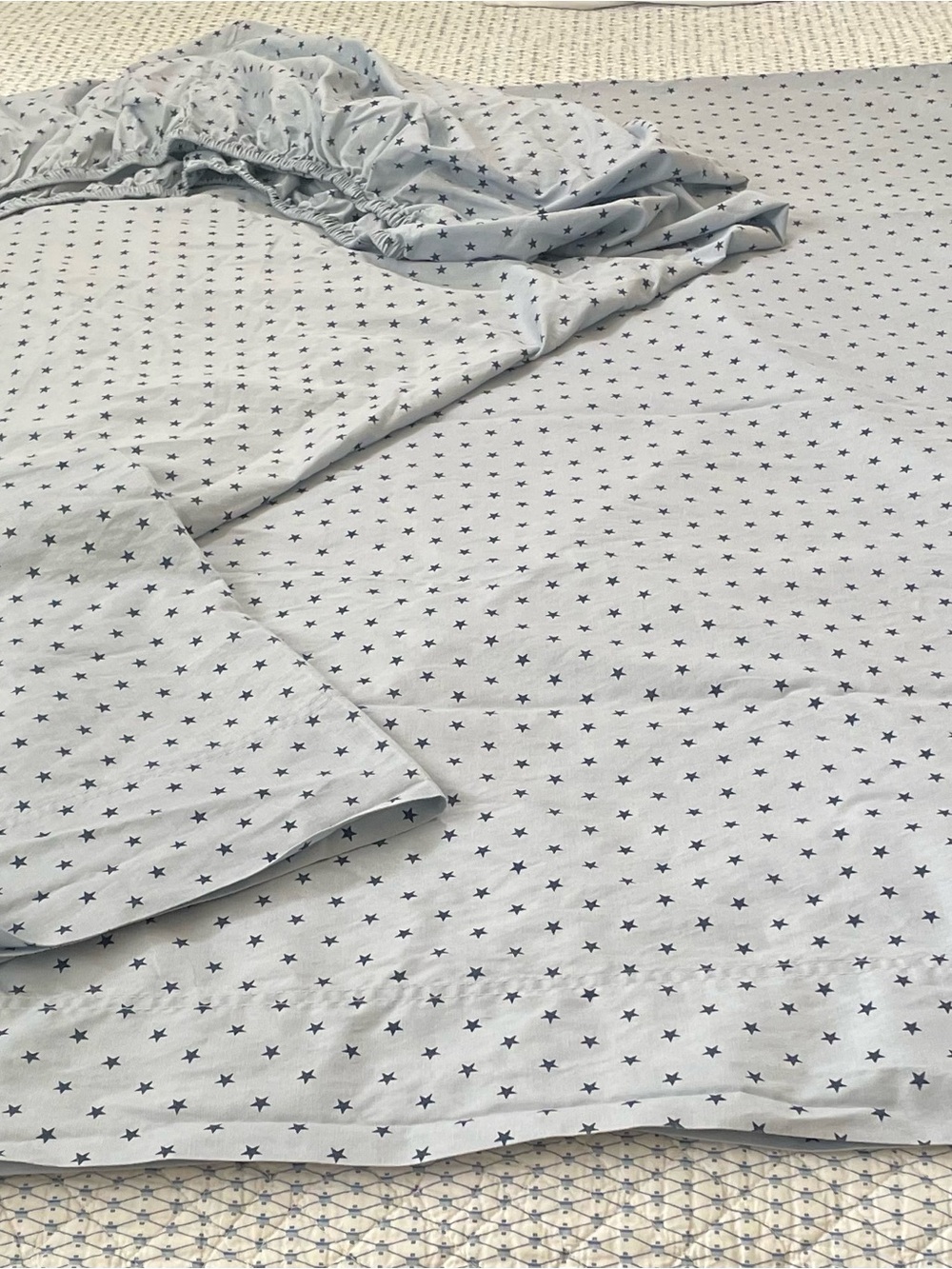Tommy Hilfiger Light Denim w/Navy Stars 3 Pc Twin Sheet Set - Picture 2 of 6